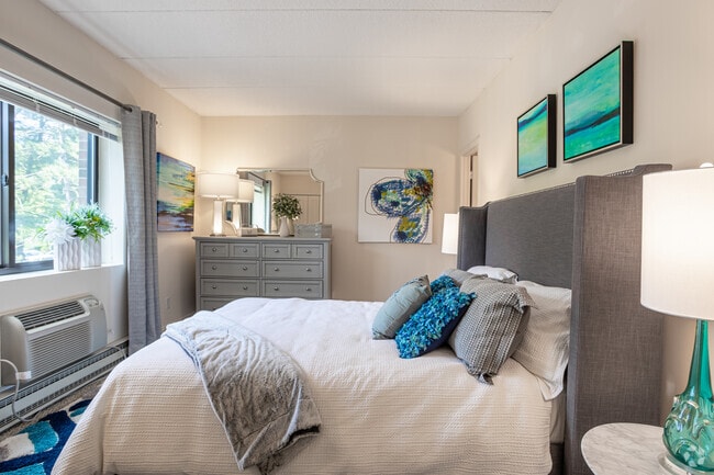 2BR, 2BA