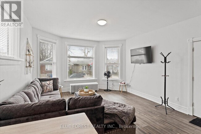 Photo - 135 William St N Unit 1