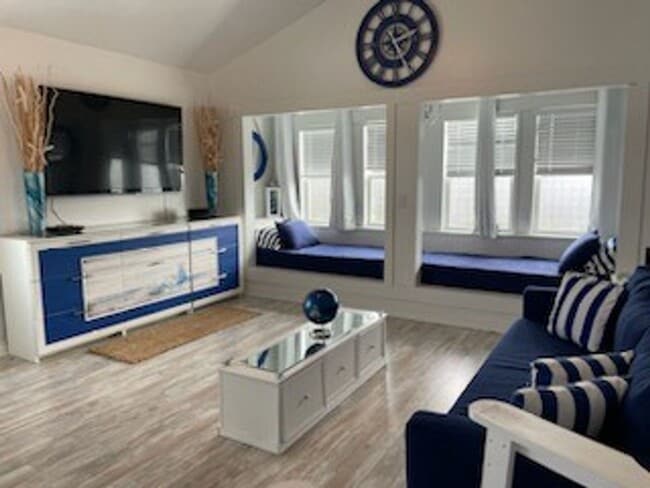 160 Mainview Dr