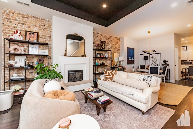 Photo - 812 S Oakley Blvd Unit 2