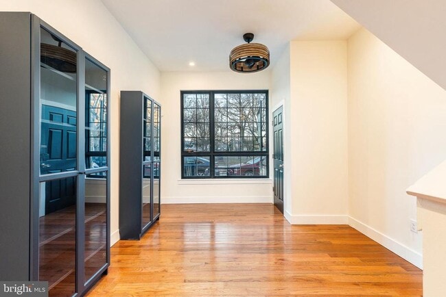 Photo - 412 Sepviva St