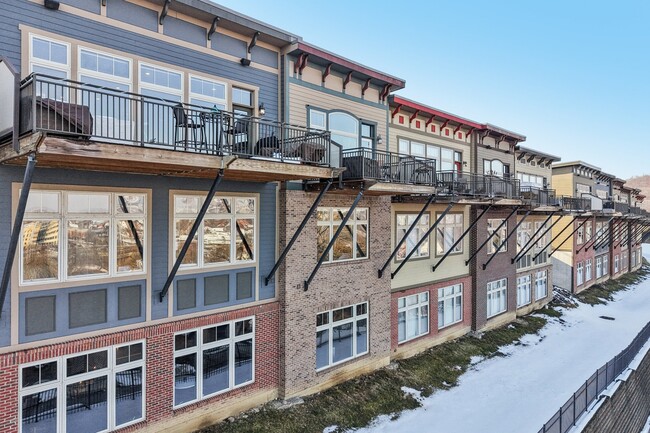 Photo - 1226 Grays Peak