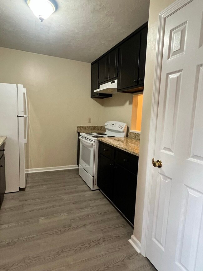 Photo - 806 Jamestown Ct