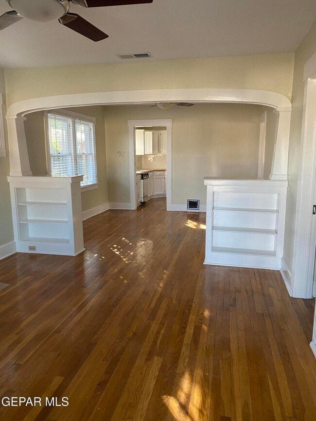 Photo - 405 E Robinson Ave