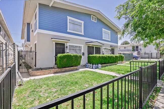 Building Photo - 1530 Henderson Ave Rental