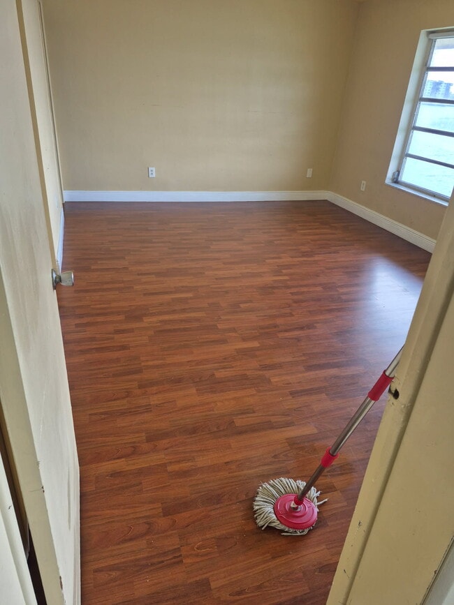 Photo - 1300 NE 191st St Unit 210