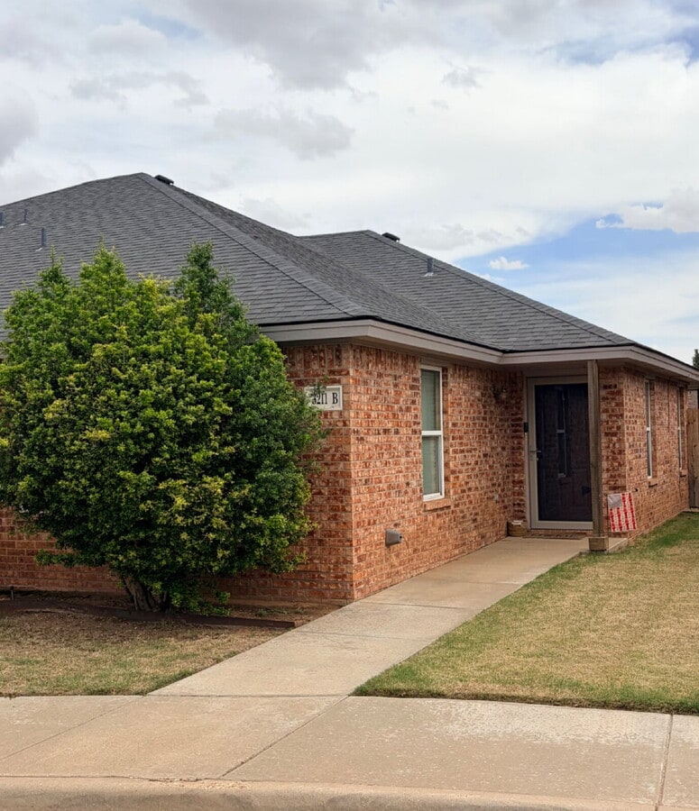 2 Bedroom Duplex - 2 Bedroom Duplex Unit B