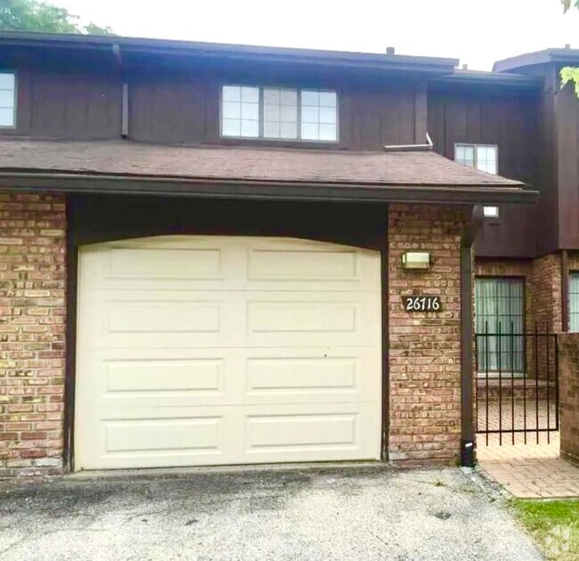 Building Photo - 26716 Summerdale Dr Rental