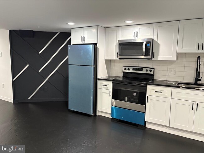 Photo - 5205 Chester Ave Apartment Unit B