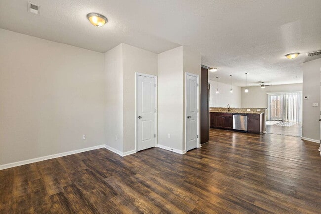 Photo - Fantastic like new townhouse in Suffolk Unit 803