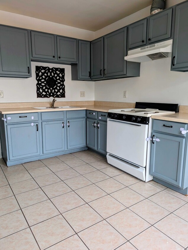 Kitchen - 8401 2nd St (Paramount, CA)