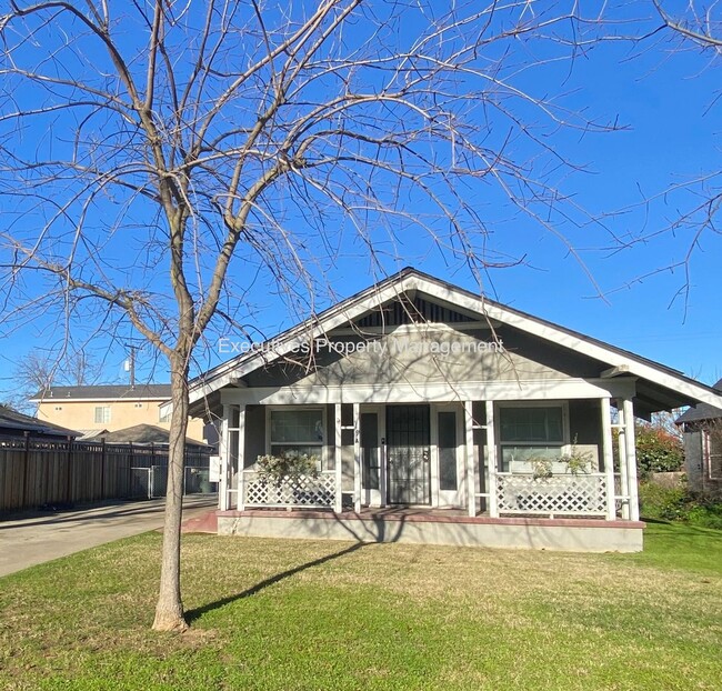 Building Photo - 119 E Main St