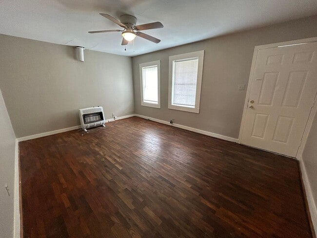 Photo - 220 Thomas St