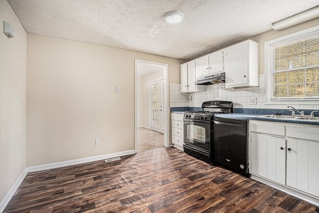 Photo - 4 Bedroom 2.5 Bath House