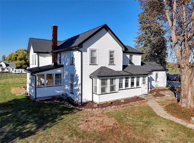 Photo - 958 Manitou Rd