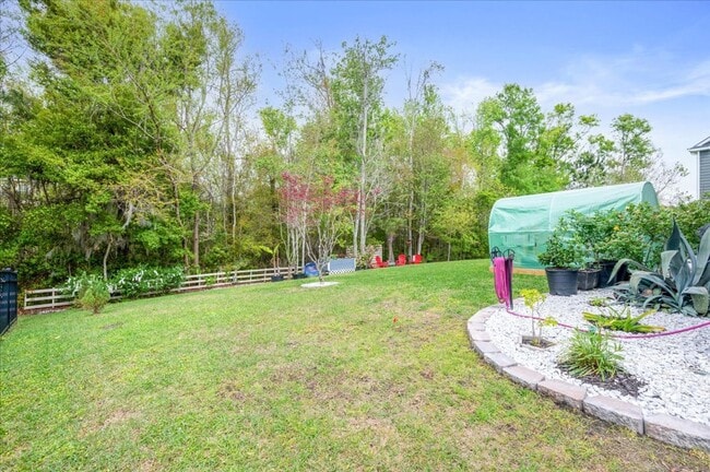 Photo - Welcome to Your Ideal Home: Where Luxury a...