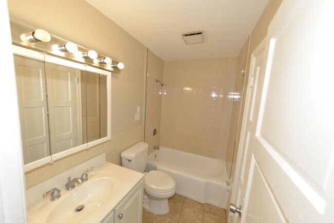 Photo - 6127 Shillington Dr