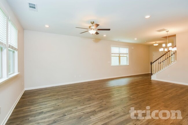 Photo - 148 Chapelcrest Ln