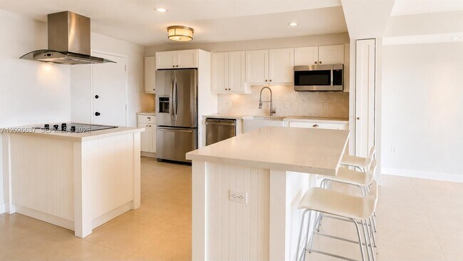 Photo - 2 Grove Isle Dr Unit B1706