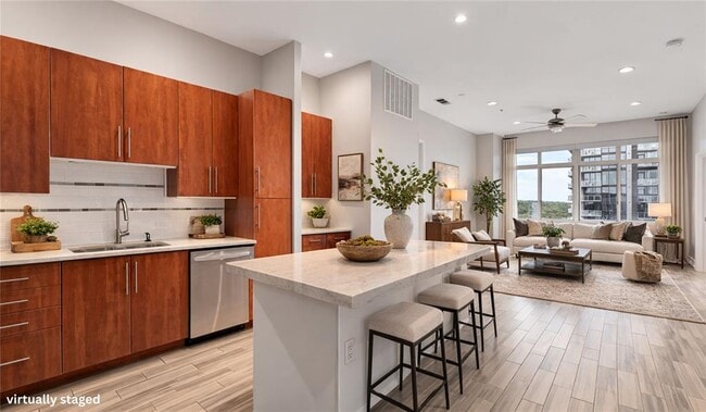 Building Photo - 54 Rainey St Unit PH09