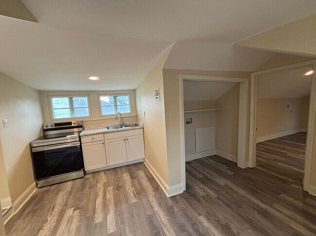 4032 N Miro St Unit B