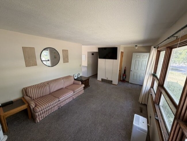 Photo - 3 BR, 1 bath, fenced in back yard