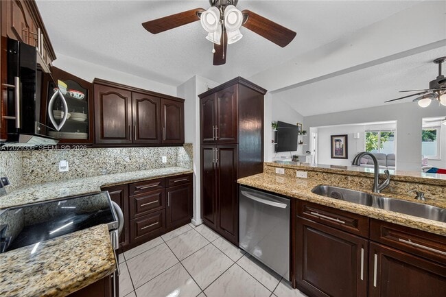 Photo - 211 S 57th Way