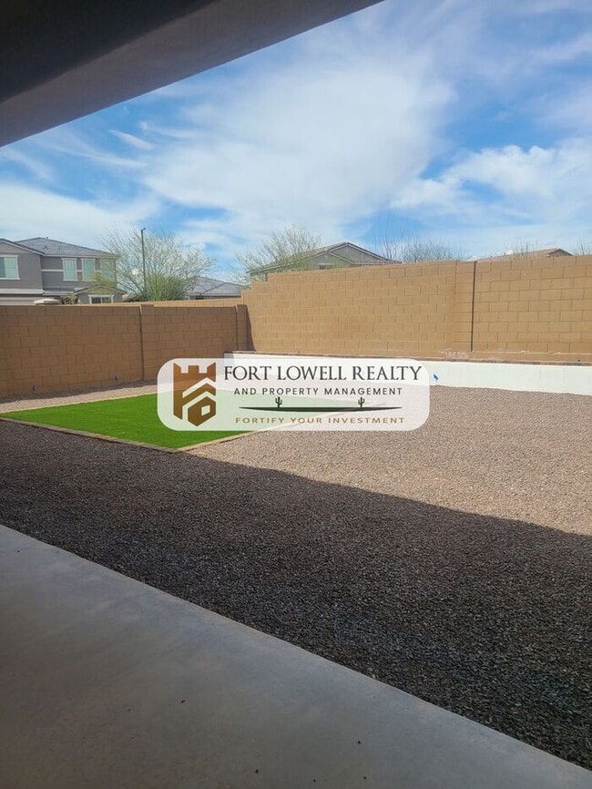 Photo - 18374 W Weatherby Dr