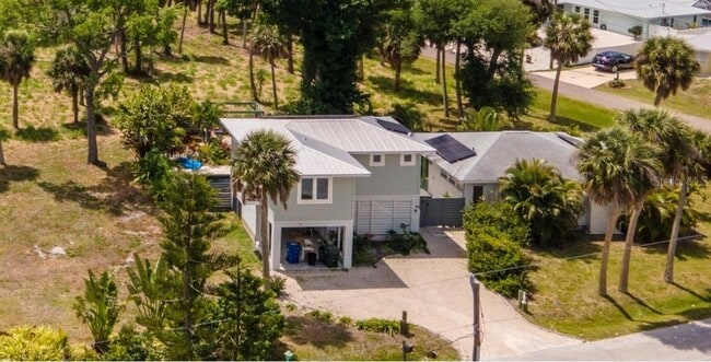 Building Photo - 385 W Cowles St