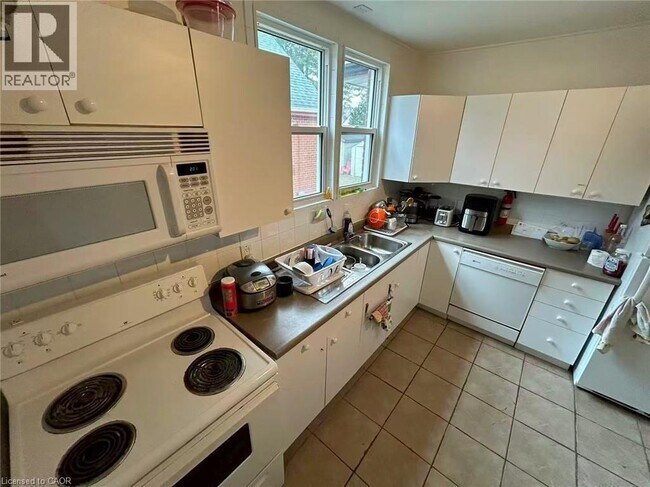 Photo - 35 Kingsmount St N