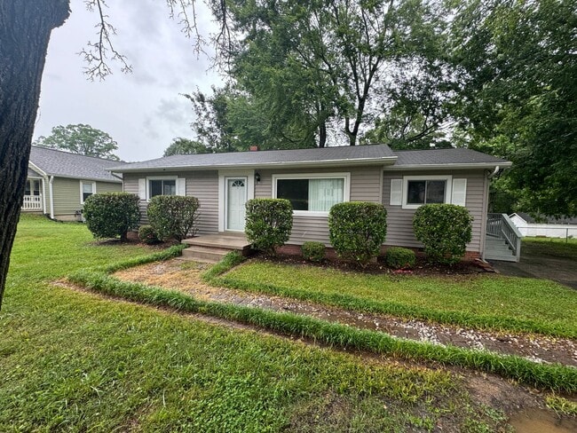Charming 3-Bedroom Ranch Home in Kannapolis! - Charming 3-Bedroom Ranch Home in Kannapolis!
