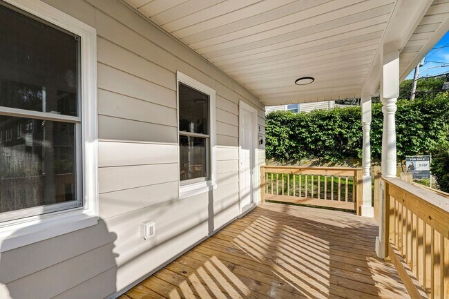 5 Grant Ave Unit House