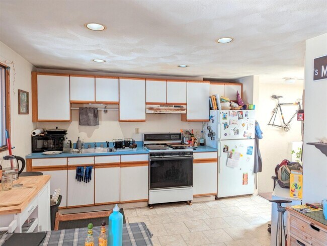 Photo - 8 Evergreen Square Unit 1