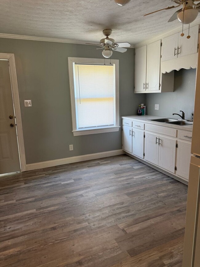 Photo - 913 S Kates Ln