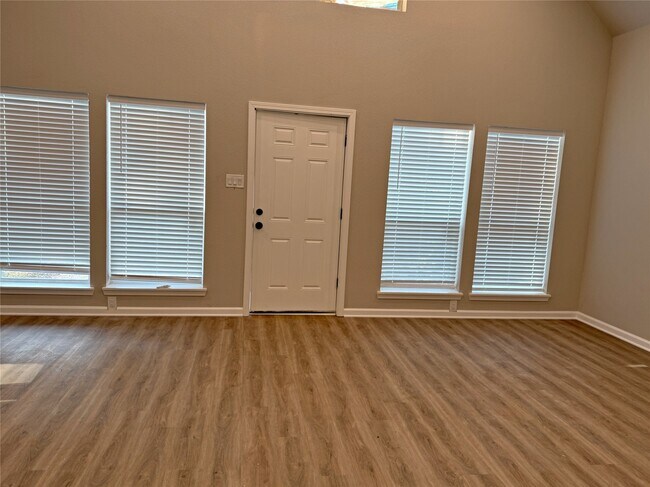 Photo - 91 Willow Oak Ln