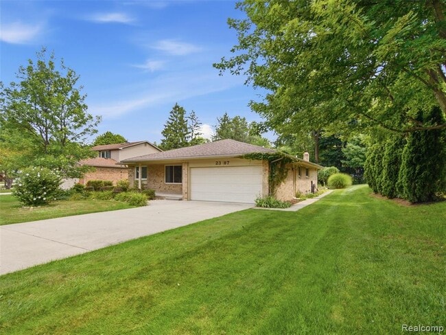 Photo - 2387 Sanders Pl