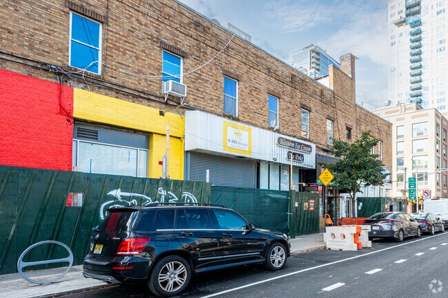 Photo - 135 Kent Ave