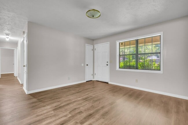 Photo - 369 Concourse Rd