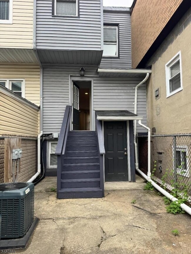968 Dehart Pl