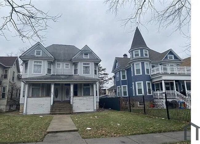 Building Photo - Charming 3BR Duplex in Chicago