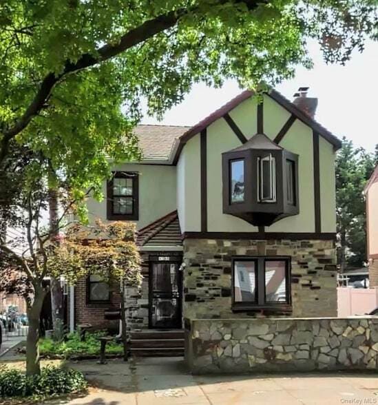 Photo - 47-05 Utopia Pkwy