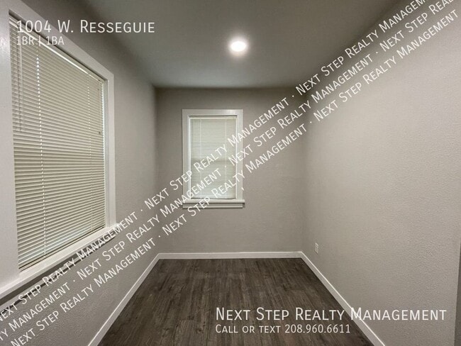 Photo - 1004 W. Resseguie-