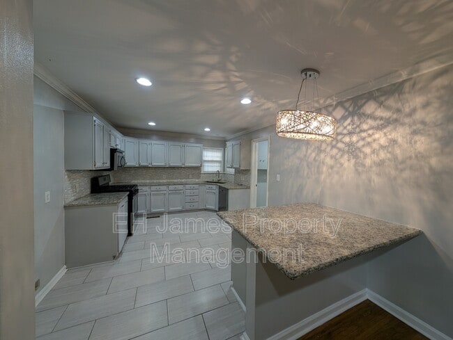 Photo - 1135 E 49th St