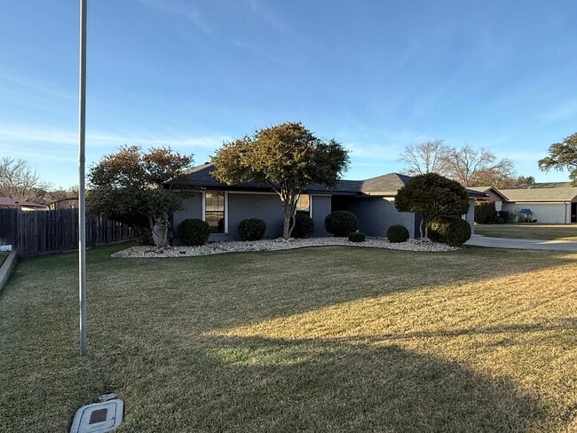 Photo - 3402 Azalea Dr