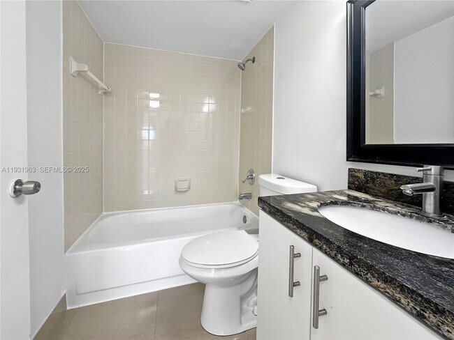 Photo - 7000 NW 179th St Unidad 110