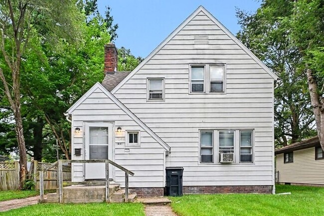 Photo - Spacious 2-Bedroom Home with Basement and Detached Garage