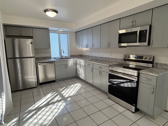 Photo - 2248 Madrona Dr SE