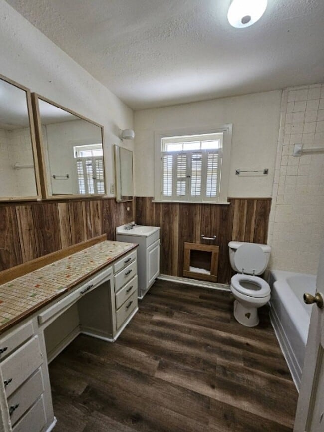 Photo - 2307 Holsum Cir