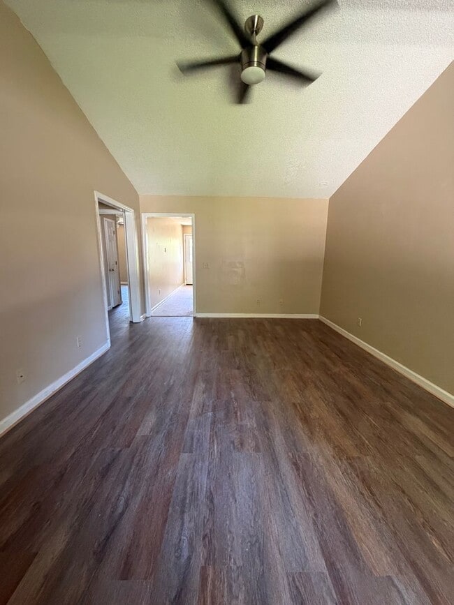 Photo - Close to Shopping, Restaurants and Hospitals Unit 26 A Chatham St