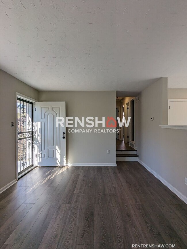 Photo - Quiet neighborhood- 3 Bed / 1 Bath - Move ...